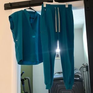 Figs scrub set//small top//medium high waisted joggers